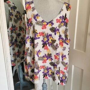 Michel Studio sleeveless floral tropical print blouse. Size 24. EUC